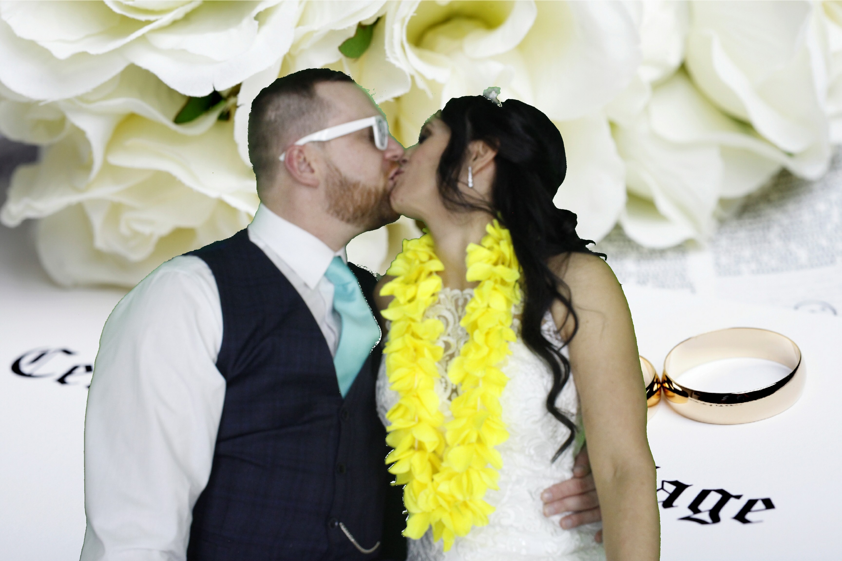 Mr & Mrs Mills | View more photos from the event at gallery.myphotoboothexperience.co.uk/u/MyPhotoBoothExperienceLtd/Mr-Mrs-Mills